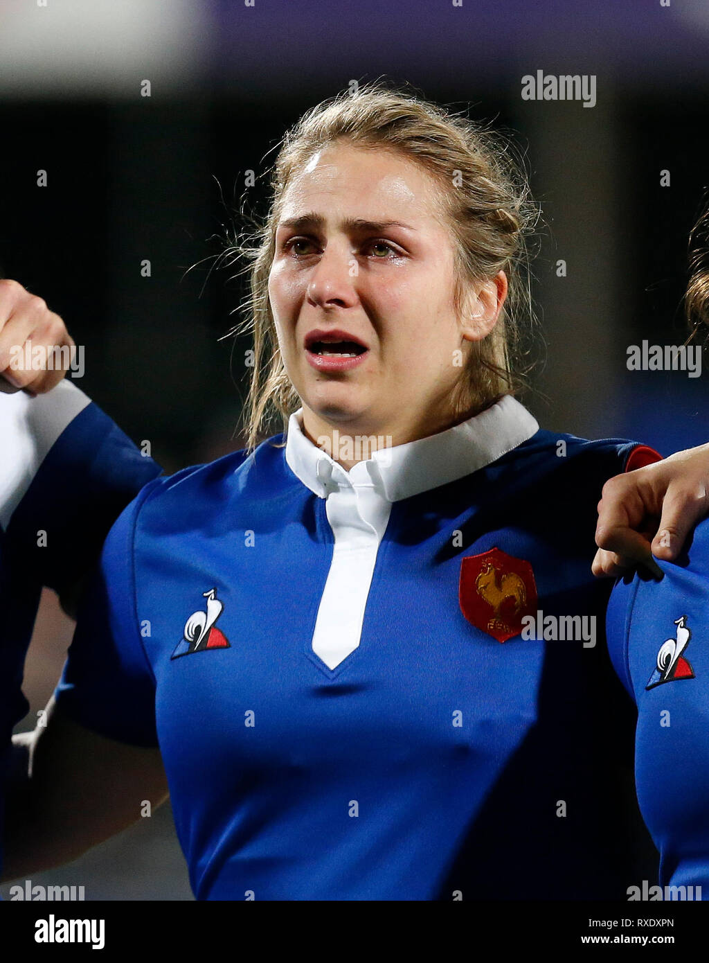 Energia Park, Dublin, Irland. 9 Mär, 2019. Frauen sechs Nationen Rugby, Irland gegen Frankreich; Caroline Thomas von Frankreich bekommt emotionale während der Wiedergabe des französischen Nationalhymne Credit: Aktion plus Sport/Alamy leben Nachrichten Stockfoto