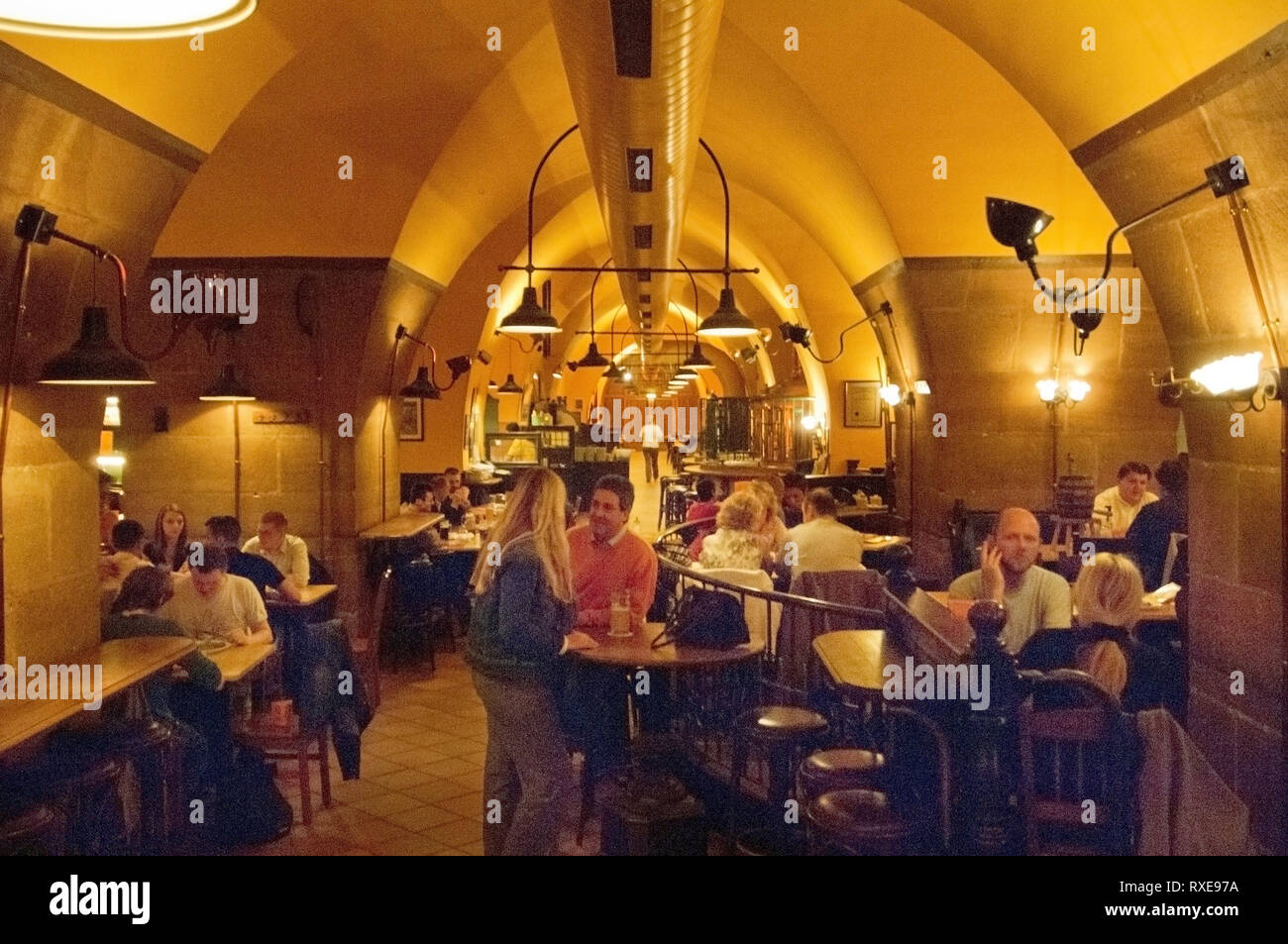 Deutschland, Bayern, Franken, Nürnberg, Altstadt, Bierkeller Barfüßler Stockfoto
