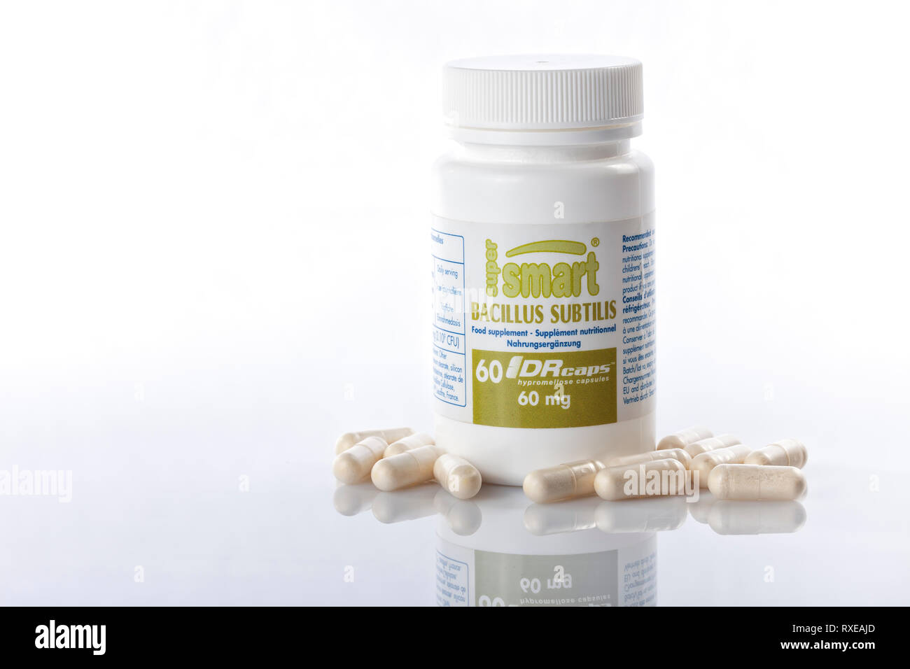 Bacillus Subtilis Pillen auf Weiß isoliert. Eine gute Bakterien für die Gesundheit der Menschen. Stockfoto