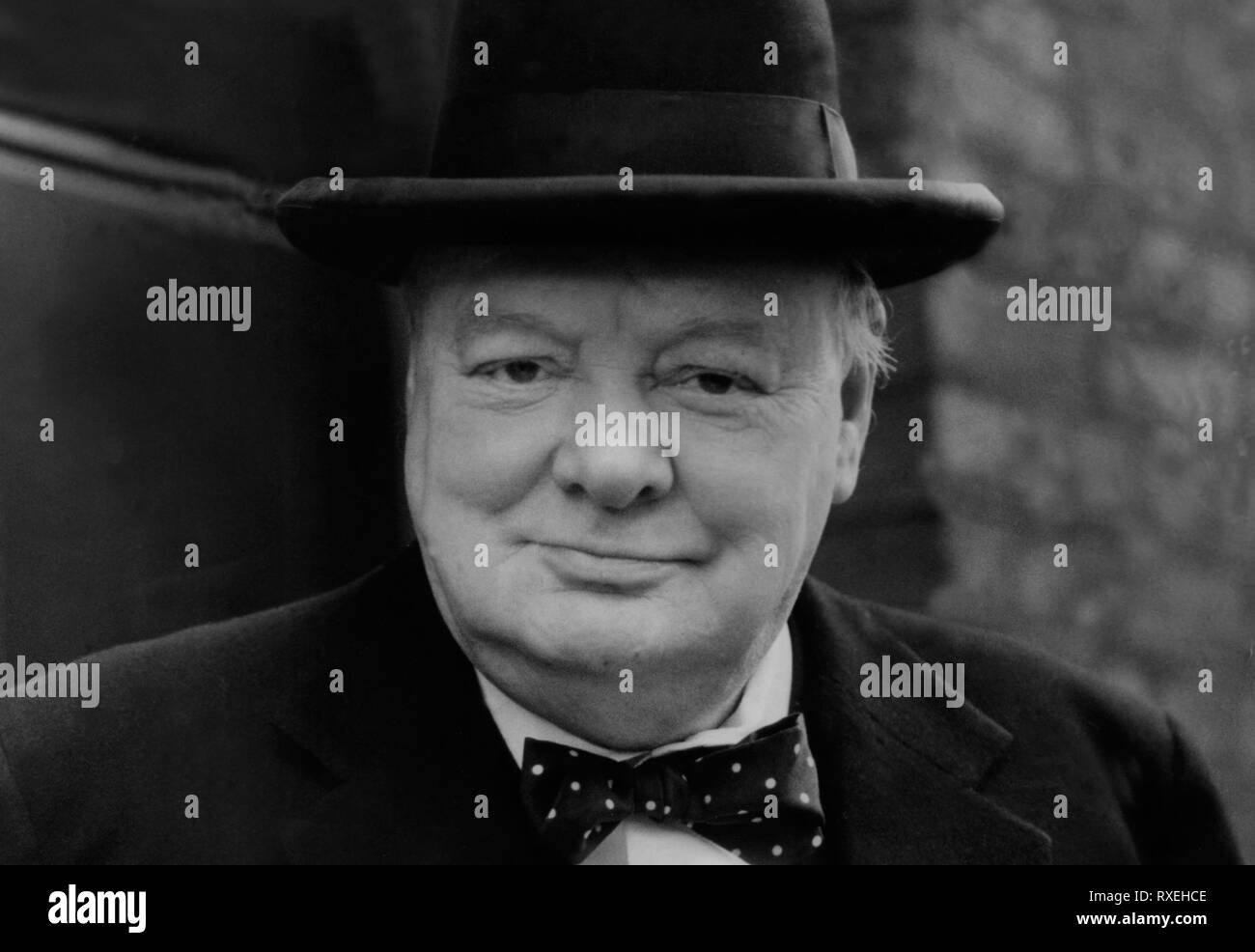 Sir Winston Churchill britischer Krieg Führer. 1940's Image. Copyright aus den Archiven der Presse Portrait Service (ehemals Presse Portrait Bureau) Stockfoto