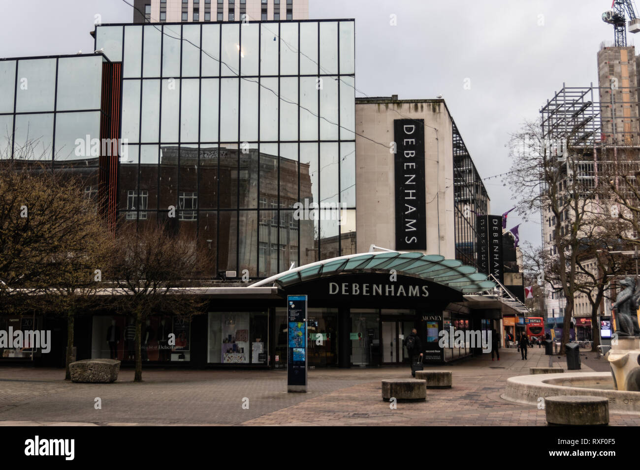 Debenhams Geschäft vor, Portsmouth, Hampshire, Großbritannien Stockfoto