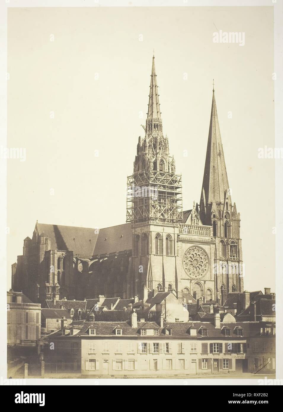 Die Kathedrale von Chartres, West Fassade. Bisson Frères (louis-auguste Bisson, Französisch, 1814-1876; Auguste-Rosalie Bisson, Französisch, 1826-1900). Datum: 1854. Abmessungen: 49,8 × 36 cm (Bild/Papier); 70 × 50,9 cm (Mount). Eiweiß drucken, aus dem Album "Reproduktionen photographiques des plus beaux Art d'architecture et de Skulptur'. Herkunft: Frankreich. Museum: Das Chicago Art Institute. Stockfoto