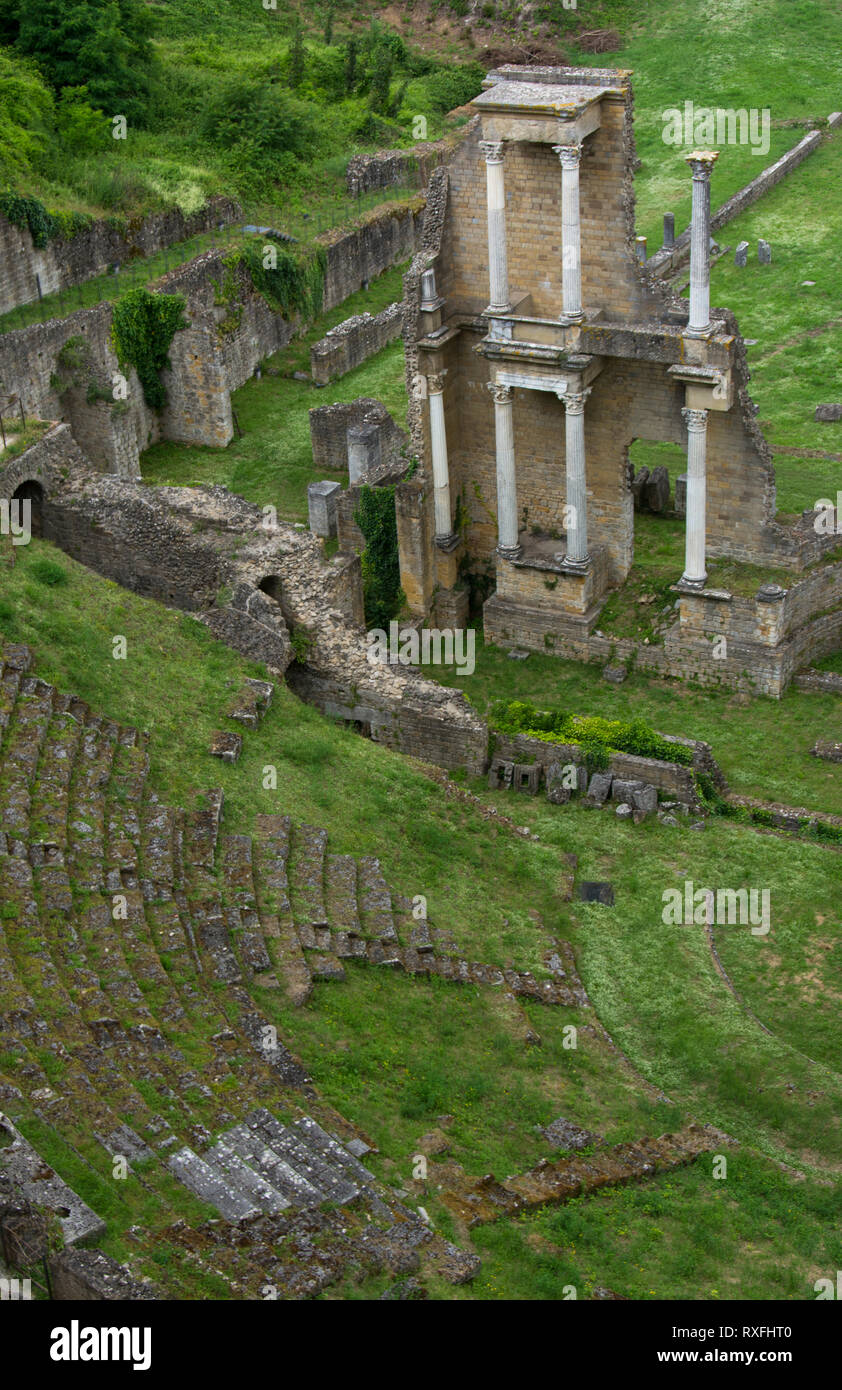 Römische Theater comples in Volterra, eine ummauerte Stadt südwestlich von Florenz, Italien Stockfoto