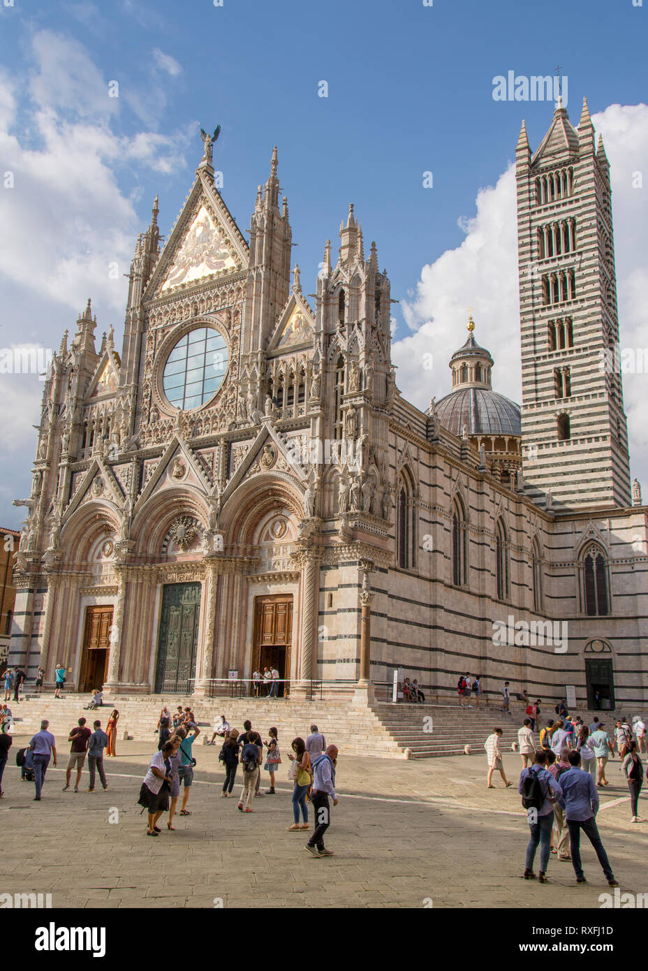 Der Dom von Siena, Piazza del Duomo di Siena, ist eine mittelalterliche Kirche in Siena, Italien Stockfoto