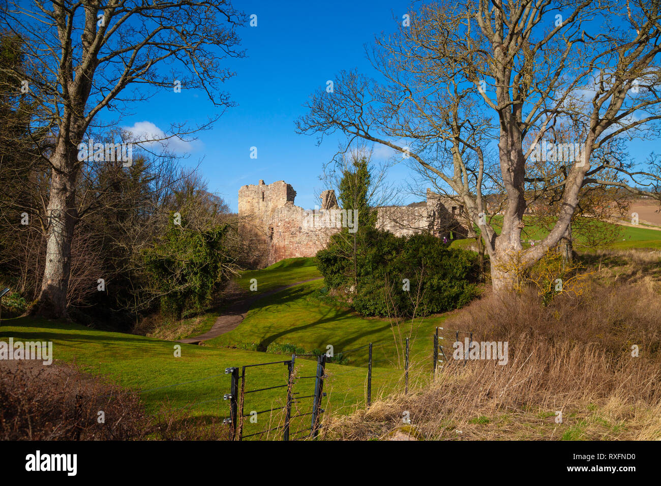 Hailes Schloss ist vor allem auf eine Burg aus dem 14. Jahrhundert über eine Meile und eine Hälfte süd-westlich von East Linton, East Lothian, Schottland Stockfoto