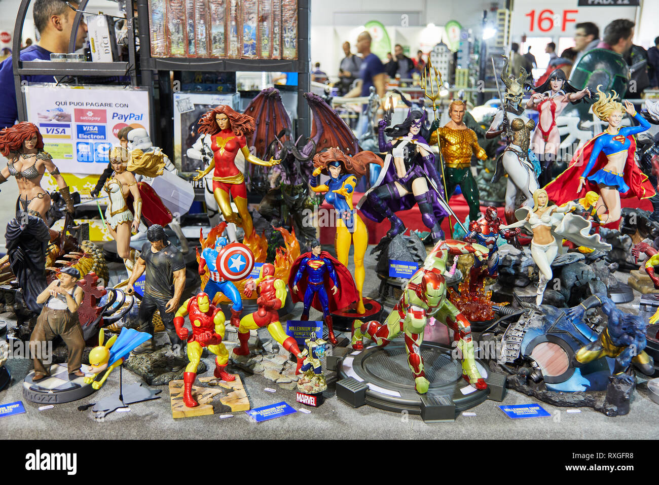 Mailand, Italien - 8. März 2019 Cartoomics Comic Con Figuren Sammlung und Action Figuren bei Verkauf von Interpreten Stockfoto