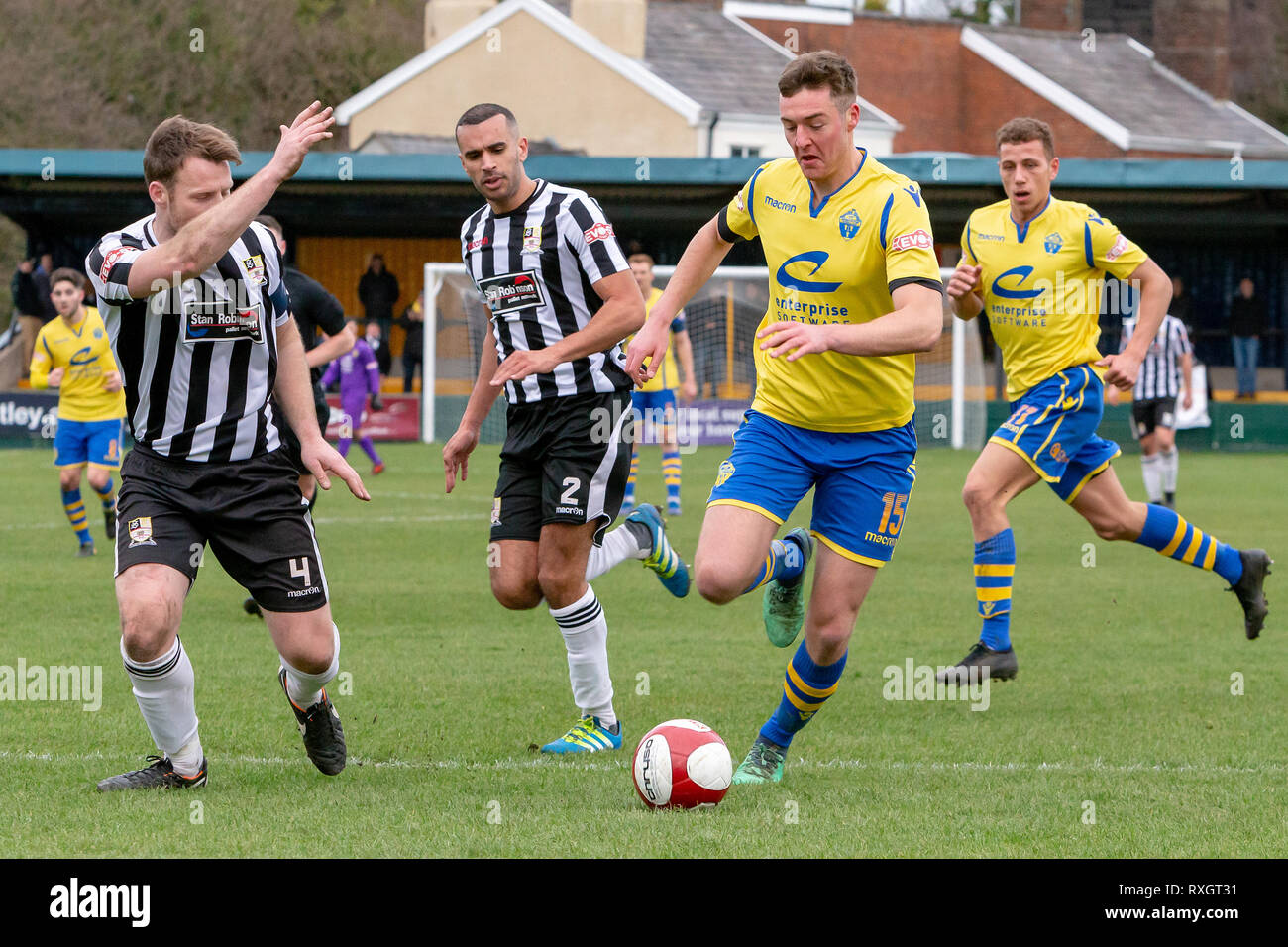 Cheshire, Großbritannien. 9. März 2019. Warrington Town Football Club ihre Leitung in der Evo-Stik Northern Premier League Premier Division verzichten, wenn Sie demütig Stafford Rangers FC an der Gewinner Rekrutierung Stadion (auch als Freischwinger Park bekannt) in Warrington, Cheshire, England, Großbritannien gehostet werden. Stafford gewann das Spiel durch zwei Ziele zu drei Credit: John Hopkins/Alamy leben Nachrichten Stockfoto