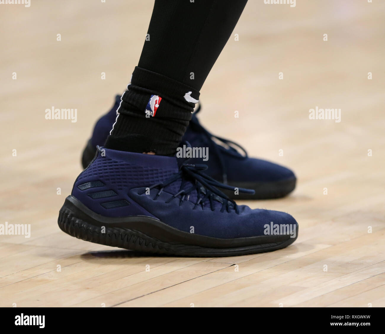 Boston Celtics Schutz Marcus Smart #36 Schuhe während der Boston Celtics vs  Los Angeles Lakers Spiel bei Staples Center in Los Angeles, CA am März 09,  2019. (Foto durch Jevone Moore Stockfotografie - Alamy