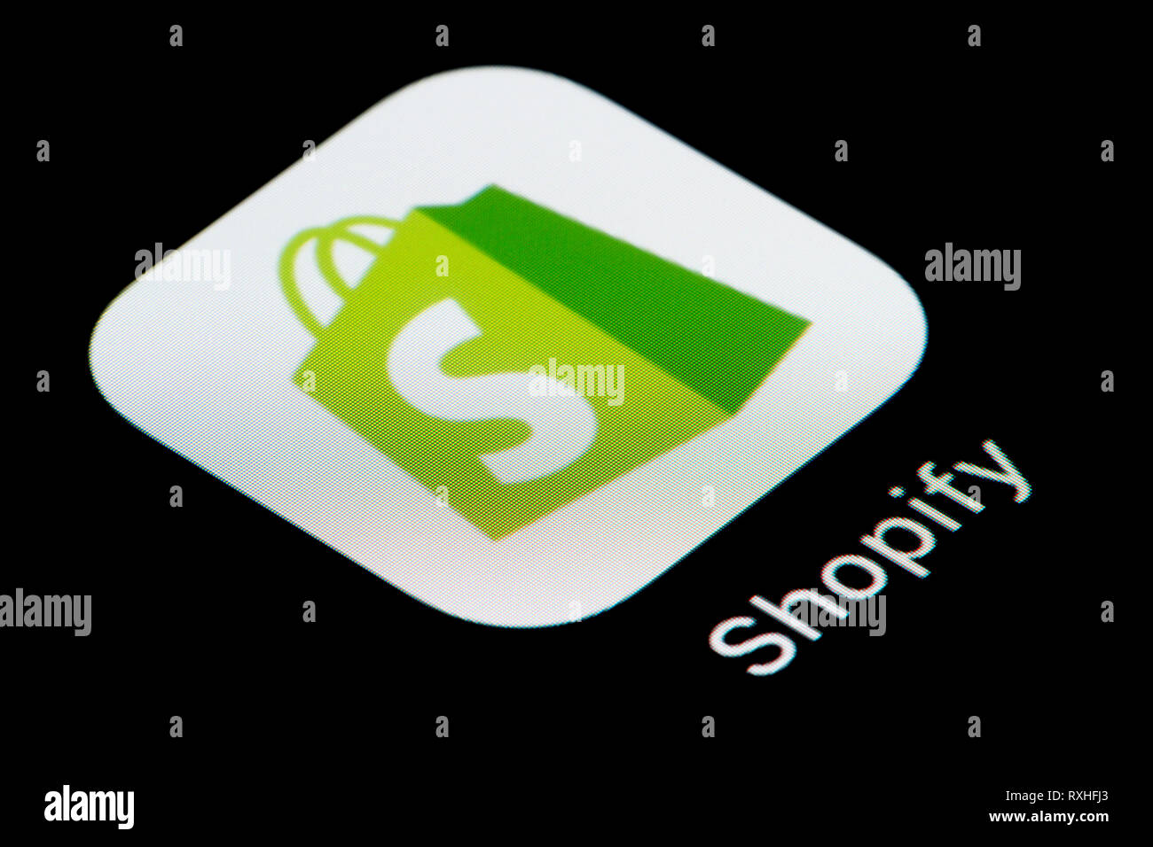 Eine Nahaufnahme der Shopify app Symbol, wie auf dem Bildschirm eines Smartphones (nur redaktionelle Nutzung) Stockfoto