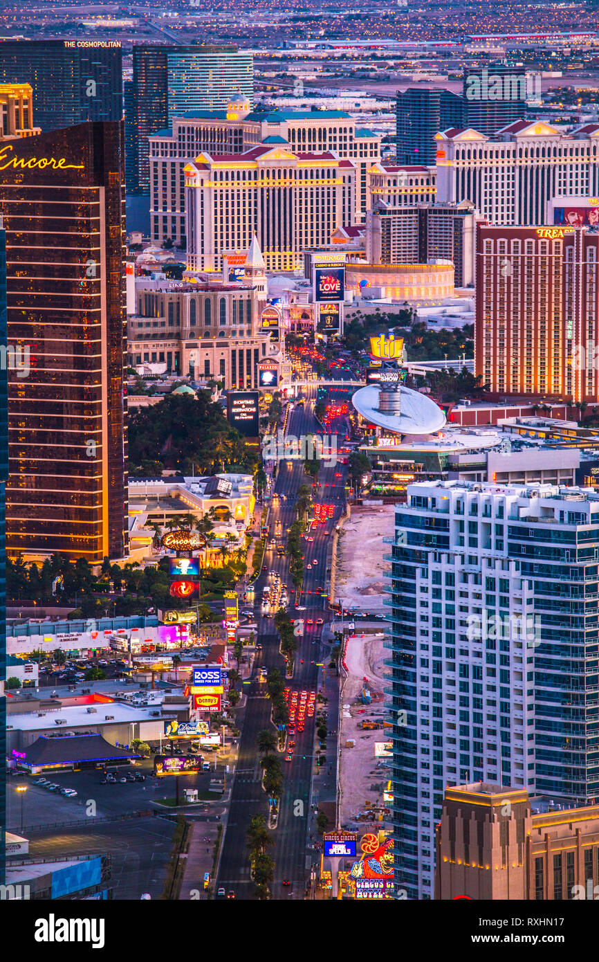 LAS VEGAS, Nevada - Mai 15, 2018: Blick über die Stadt Las Vegas Nevada bei Nacht mit Beleuchtung und viele Hotels und Casinos in Aussicht Stockfoto