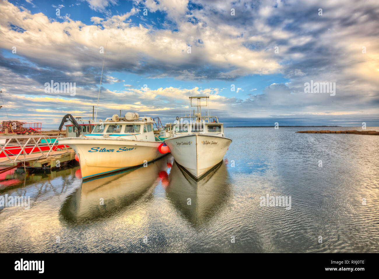 Boote gebunden an, Nine Mile Creek Wharf Hafen, Prince Edward Island, Kanada Stockfoto