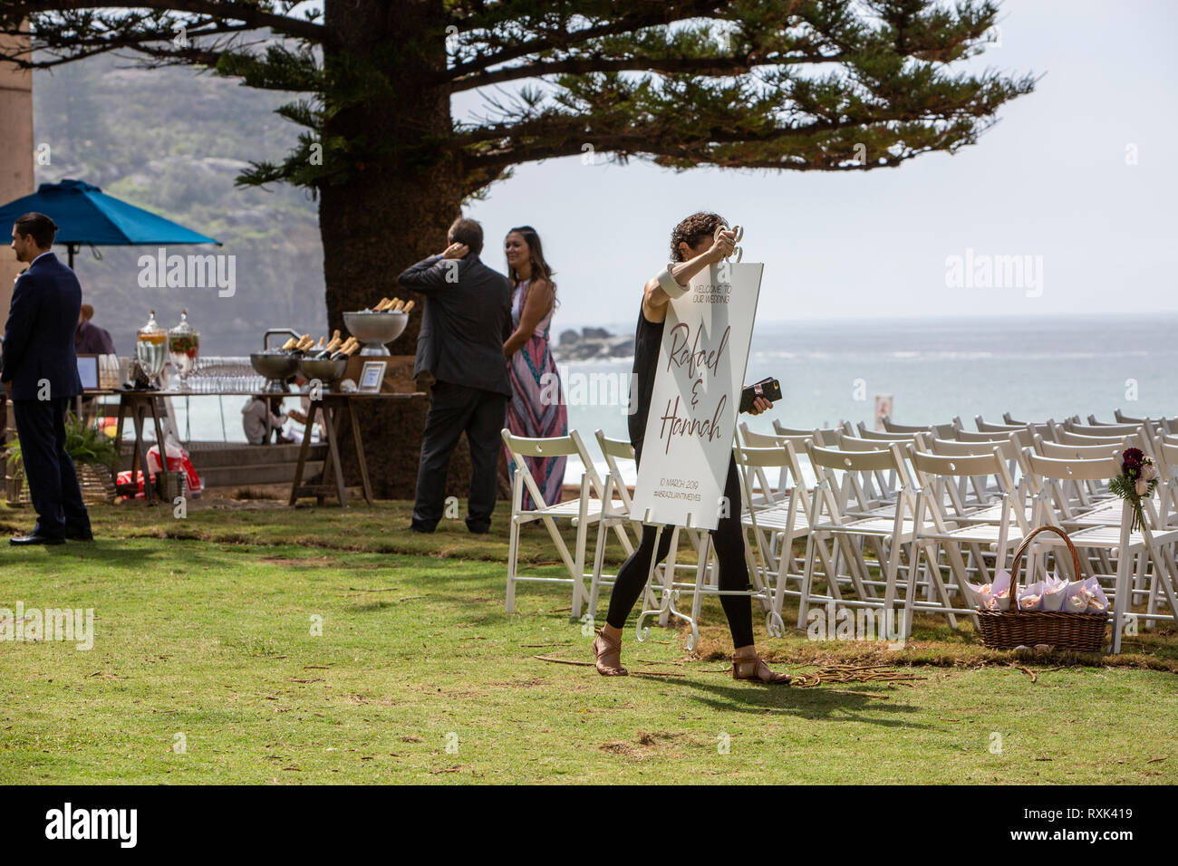Australische Hochzeit am Strand außerhalb am Avalon Beach in Sydney, Australien statt Stockfoto
