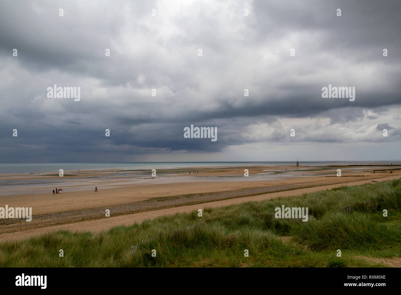Blick über das Juno Beach Gegend von Courseulles-sur-Mer, Normandie, Frankreich. Stockfoto