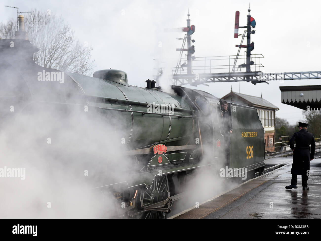 Dampflokomotive 926 Repton auf der platford an Wansford während der südlichen Dampf Veranstaltung im Nene Valley Railway, Wansford Station, Stibbington, Peterborough. Stockfoto