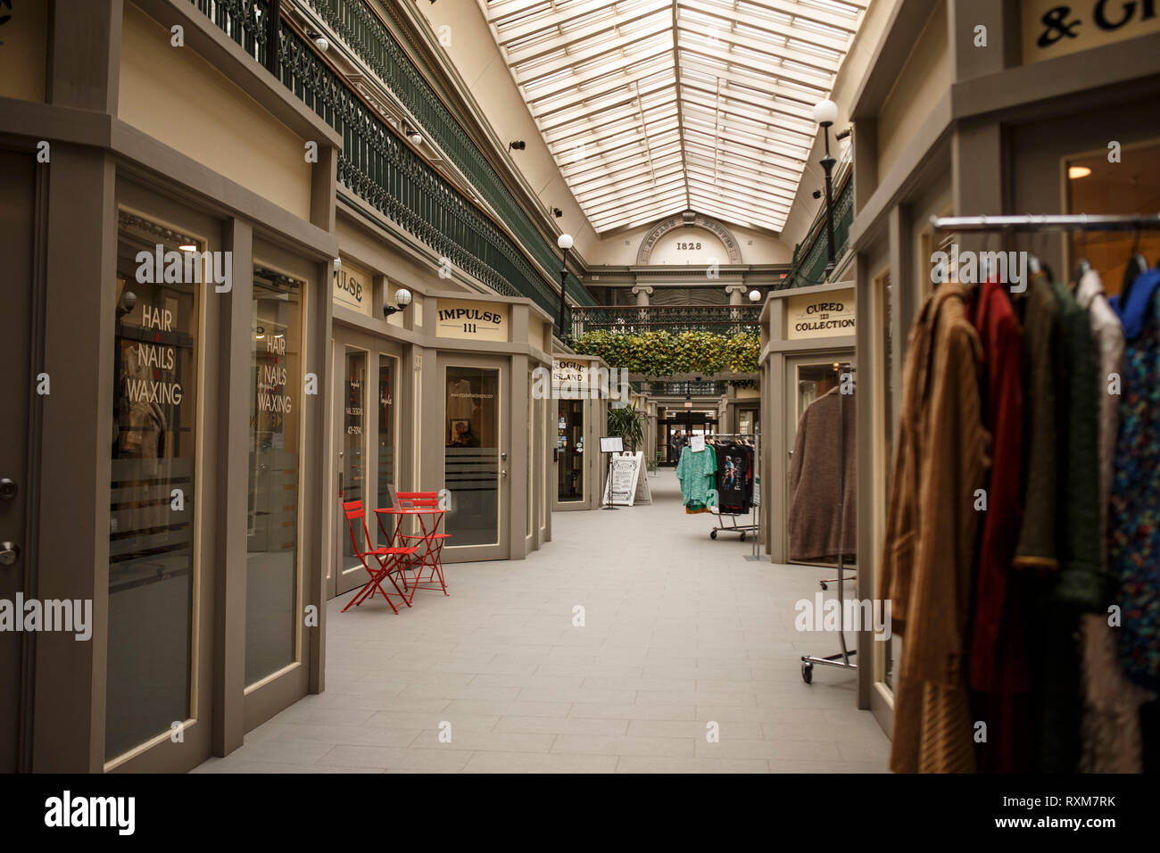 Vorsehung Öffentliche Bibliothek befindet sich in der Innenstadt in den belebten Providence RI. Große historische Gebäude renoviert und Updates jetzt in 2019. Stockfoto