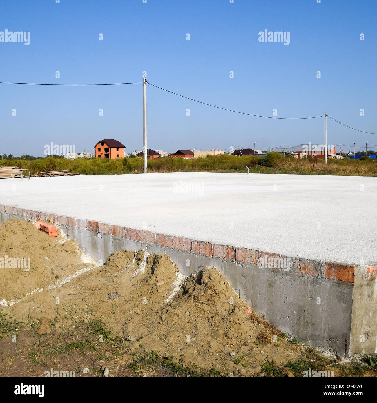 Grundlage des Hauses gefüllt und Fußböden. Home Bau Stockfoto