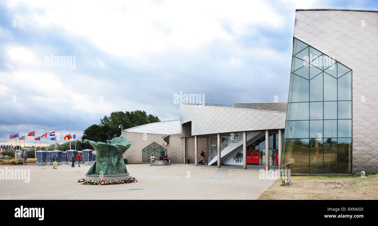 Juno Beach Center ist ein Museum und kulturelles Zentrum zum Gedenken an Teilnahme Kanadas an der Invasion von normady während des Zweiten Weltkrieges, Courseulles-sur-Mer, Normandie, Frankreich Stockfoto