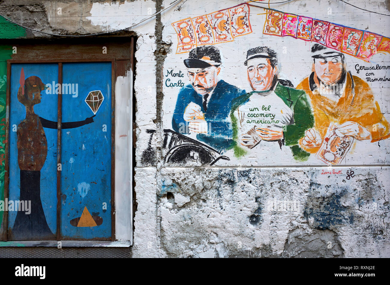 Neapel Kampanien Italien. Street Graffiti an der Quartieri Spagnoli (Spanische Viertel), ein Teil der Stadt von Neapel in Italien. Es ist eine arme Gegend, Leiden w Stockfoto