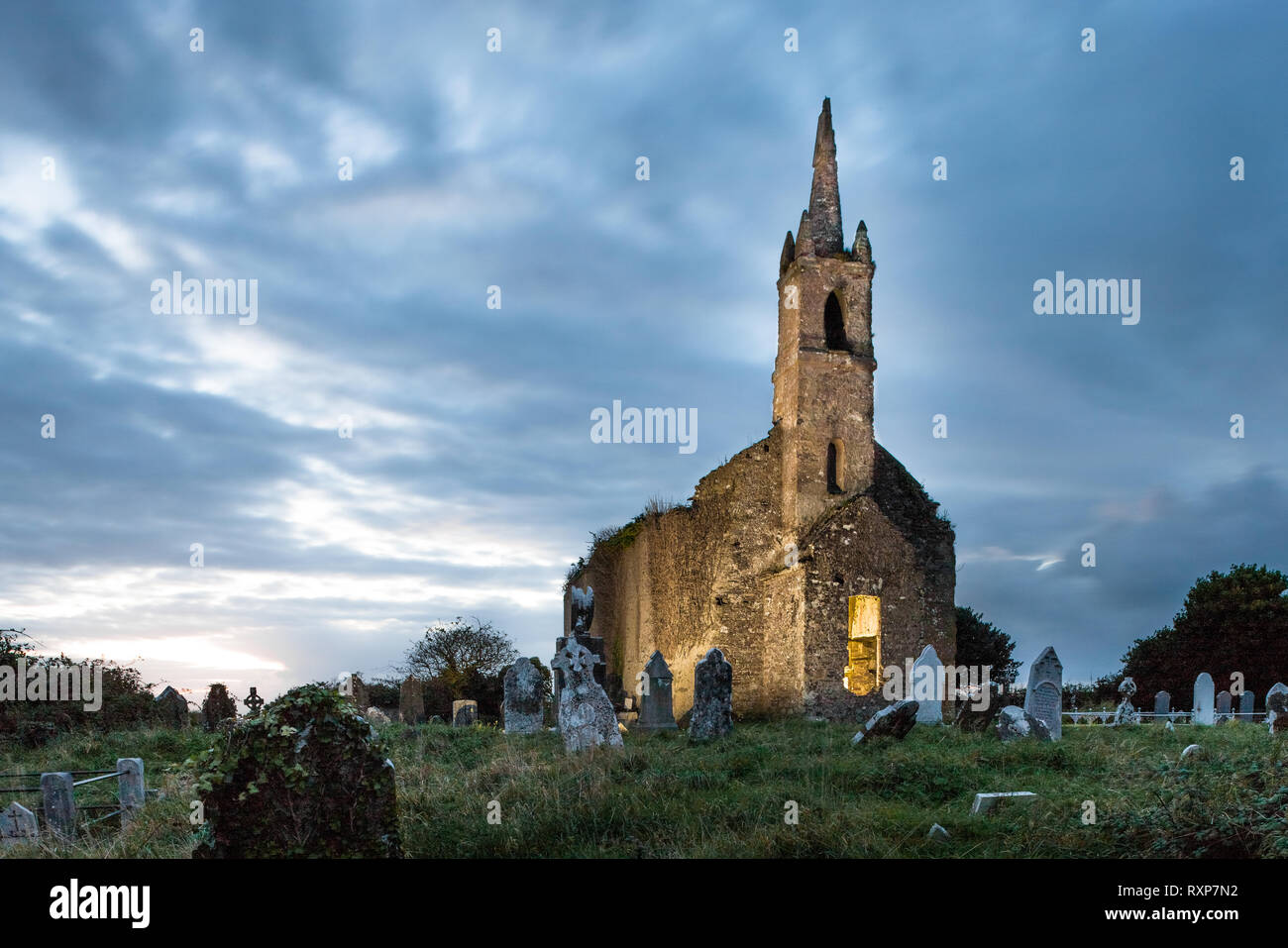 Templebreedy, Cork, Irland. 13. Oktober 2016. Die Ruinen der St. Matthew's Church, Templebreedy, Co Cork, Irland Stockfoto