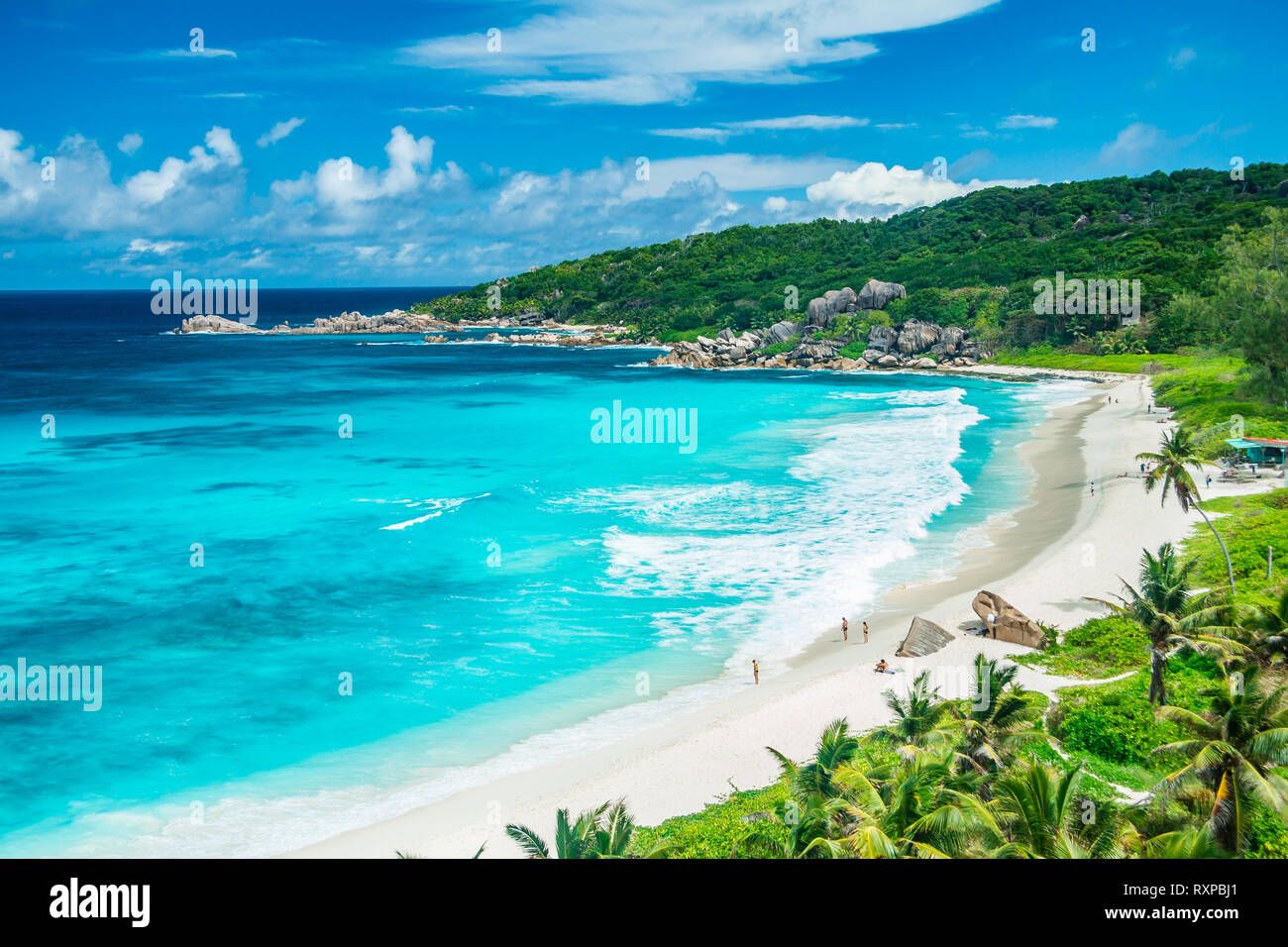 Herrlichen Blick auf Strand Grande Anse auf La Digue Island, Seychellen entfernt Stockfoto