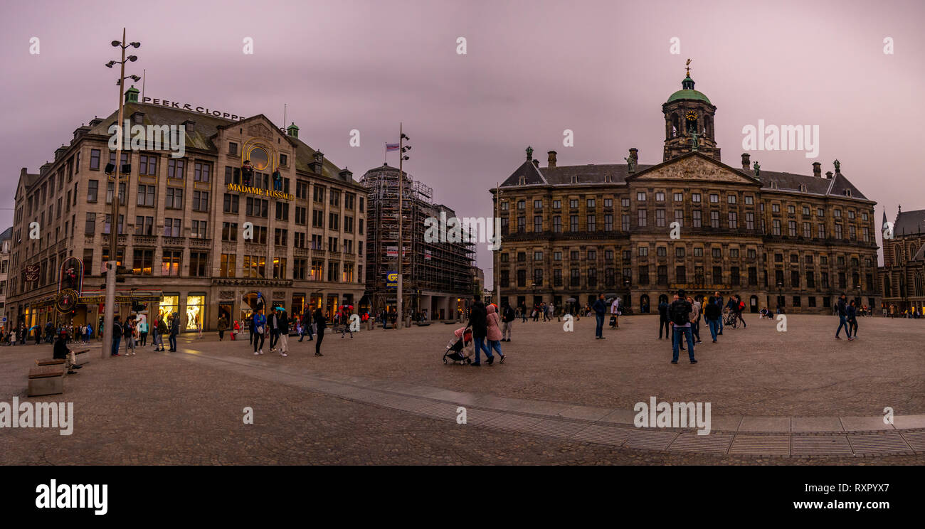 Amsterdam, Niederlande - 26 August, 2018: wunderschön beleuchtet Madame Tussaud Wax Museum in Amsterdam in Holland entfernt Stockfoto