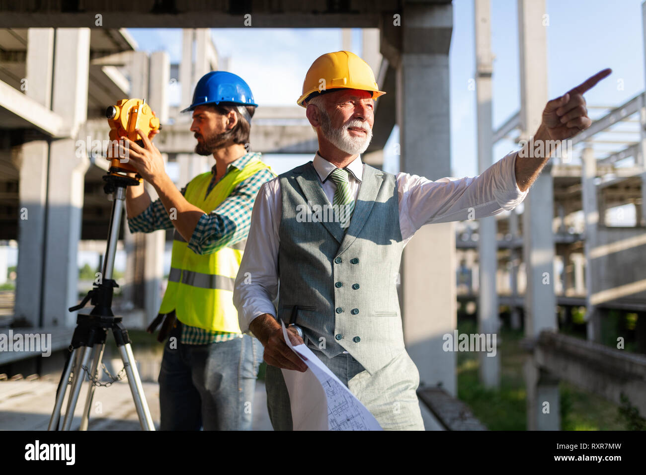 Gruppe von Bauingenieur arbeiten in Baustelle Stockfoto
