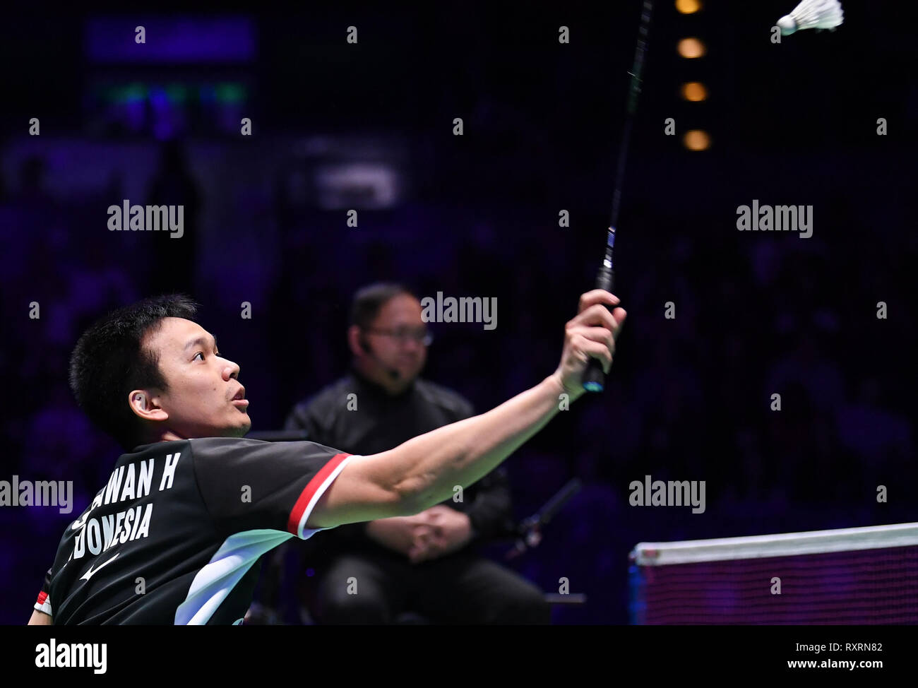 Arena Birmingham, Birmingham, UK. 10 Mär, 2019. Yonex All England Open Badminton Championships, Tag 5; mens Doubles final, Aaron Chia und SOH Wooi Yik von Malaysia versus Mohammad AHSAN und Hendra SETIAWAN von Indonesien, Hendra SETIAWAN in Indonesien spielt einen Schuß Credit: Aktion plus Sport/Alamy leben Nachrichten Stockfoto