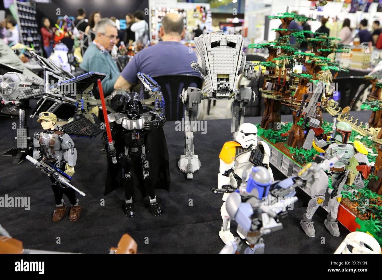 März 10, 2019 - 10 März 2019 (Malaga) FreakCon ist eine internationale Veranstaltung der populären Kultur in all seinen Erweiterungen zu feiern: TV-Serie, Manga, Comic, Animation, Film, Fantasy Literatur, Rollenspiele, Spiele, Science Fiction und Videospiele. Dieses Festival, das am 9. und 10. März 2019 im Palast der Kongresse und Messen von Malaga, wurde mit dem Ziel, zu einem Treffpunkt für Urheber, Künstler, Fans und die allgemeine Öffentlichkeit Cordon drücken Sie geboren Stockfoto