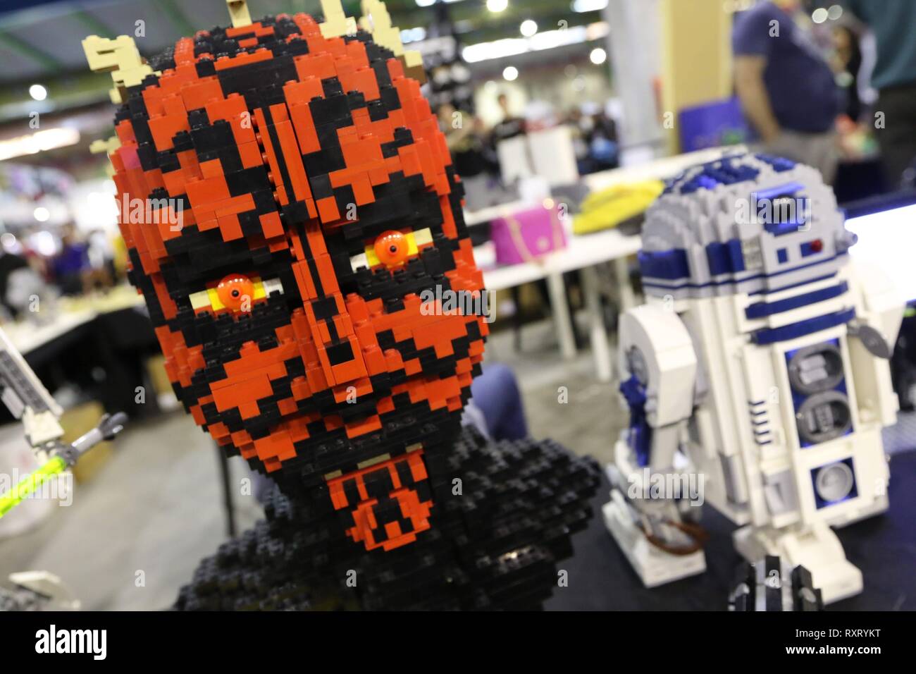 März 10, 2019 - 10 März 2019 (Malaga) FreakCon ist eine internationale Veranstaltung der populären Kultur in all seinen Erweiterungen zu feiern: TV-Serie, Manga, Comic, Animation, Film, Fantasy Literatur, Rollenspiele, Spiele, Science Fiction und Videospiele. Dieses Festival, das am 9. und 10. März 2019 im Palast der Kongresse und Messen von Malaga, wurde mit dem Ziel, zu einem Treffpunkt für Urheber, Künstler, Fans und die allgemeine Öffentlichkeit Cordon drücken Sie geboren Stockfoto