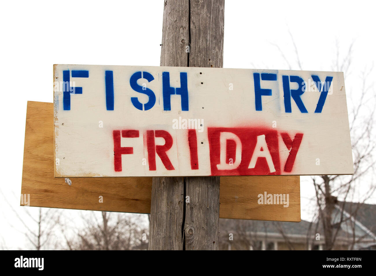 Werbung Sign Fisch braten Freitag während der religiösen Einhaltung der fleischlosen Abendessen während der Fastenzeit in den christlichen Kirchen Stockfoto