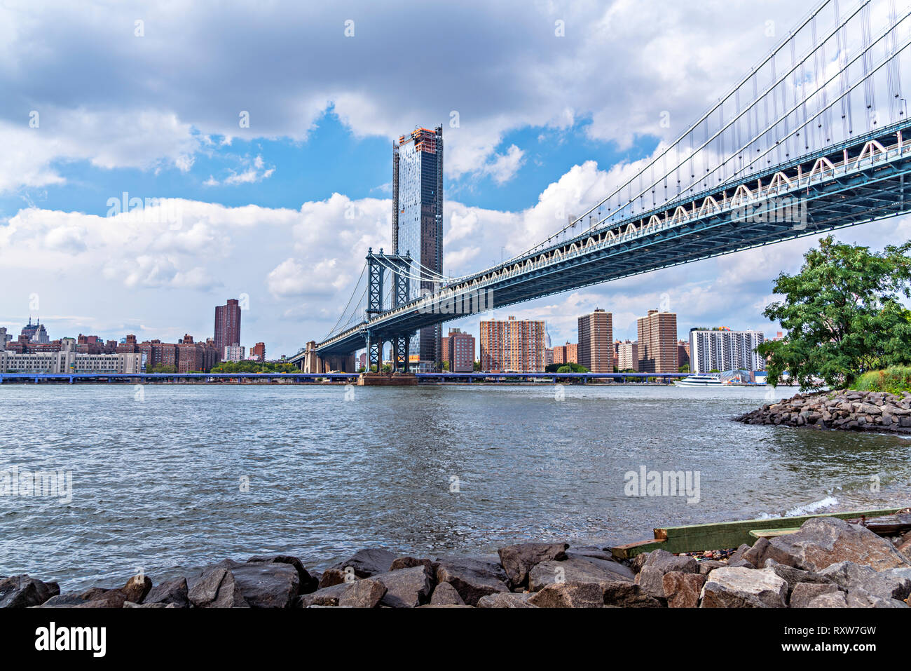 Manhattan Bridge über den East River Stockfoto