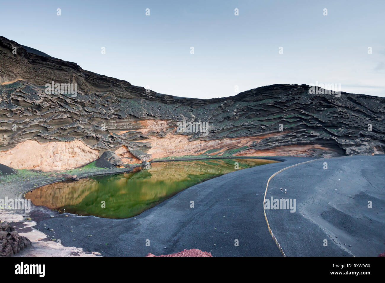 Die spektakulären Kontrast der Farben der grünen See. El Golfo, Lanzarote. Spanien Stockfoto