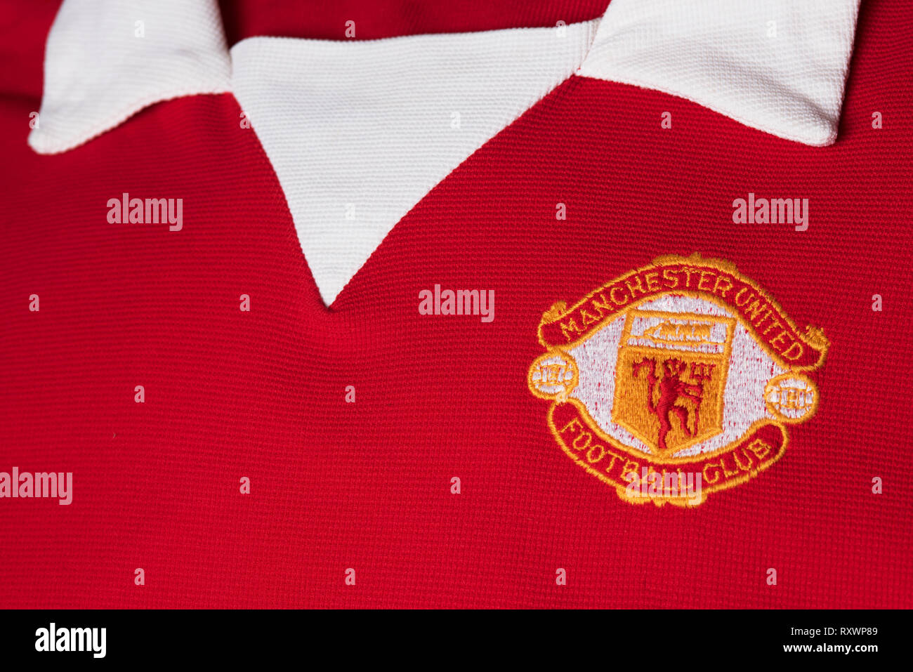 Nahaufnahme eines retro Manchester United Jersey. Stockfoto