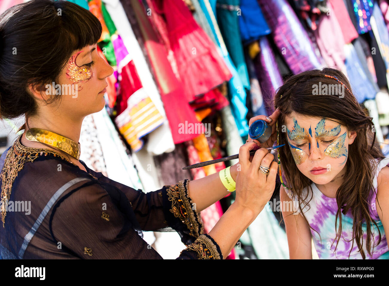 Kinderschminken auf in die Wildnis Festival, Kent, Großbritannien Stockfoto