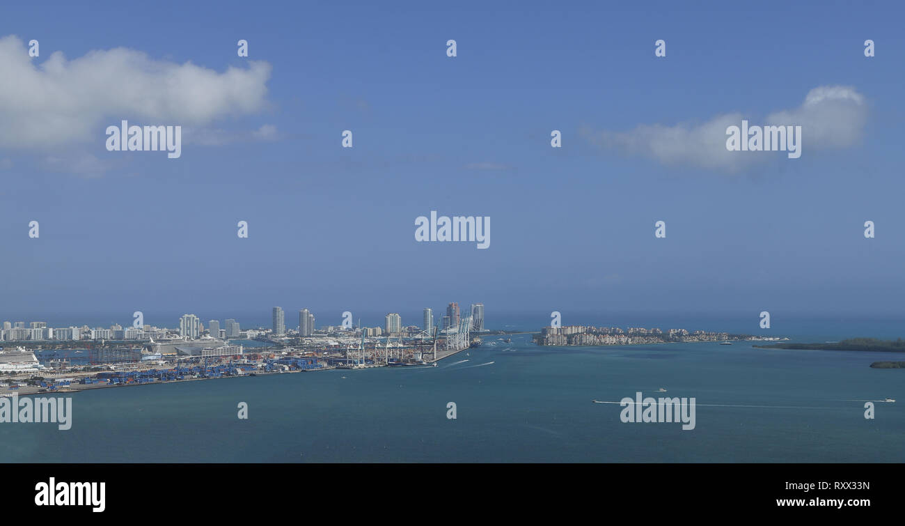 Blick auf Miami Beach von oben und weit entfernt Stockfoto
