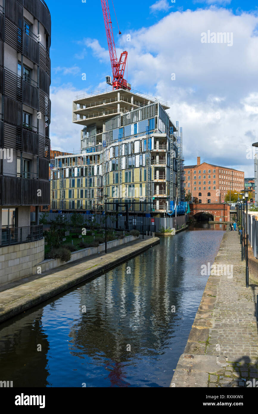 Das Burlington House Apartment Block im Bau, von der Rochdale Canal am Piccadilly, Manchester, England, Großbritannien Stockfoto