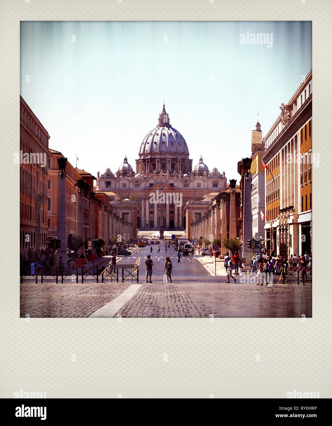 Polaroid Wirkung, Vatikan, Rom, St. Peter Basilika von der Via della Conciliazione, Rom, Italien, Europa Stockfoto