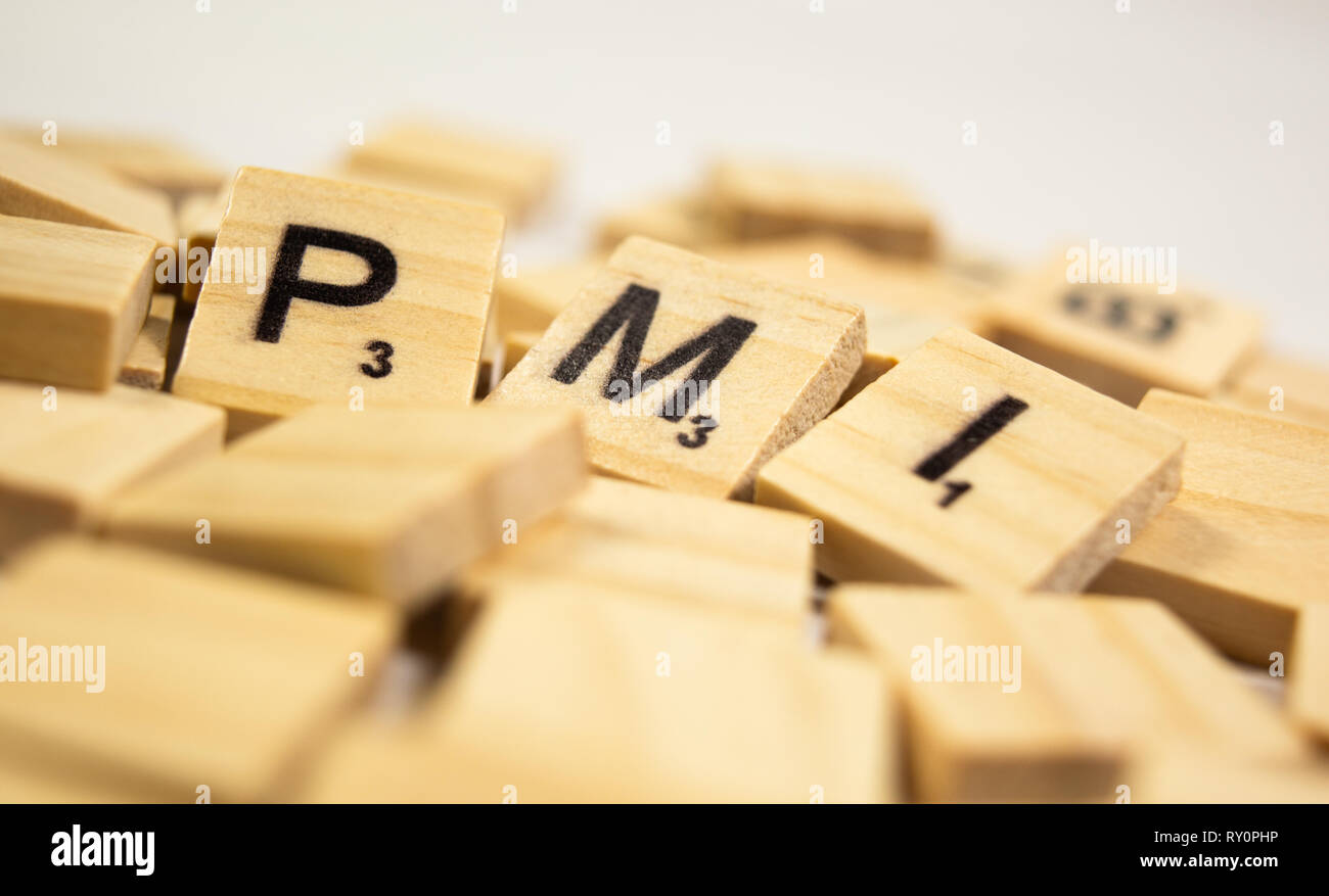 Maski, Karnataka, Indien - März 07,2019: PMI oder Purchasing Managers Index Konzept auf hölzernen Block Buchstaben Stockfoto