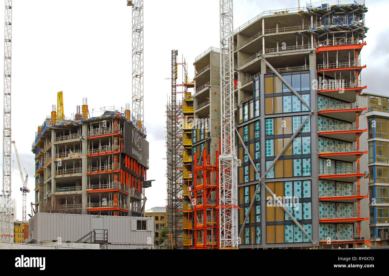 London, Großbritannien - 03 April 2010: großer Gebäudekomplex Baustelle Bankside in London, UK. Stockfoto