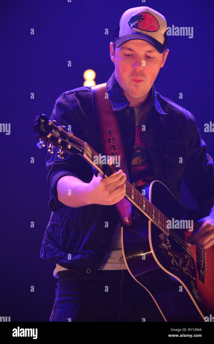 Glasgow, UK. 10 Mär, 2019. Travis Denning führt auf dem Land zu Land Musikfestival auf der Hydro-Arena in Glasgow. Credit: Colin Fisher/Alamy leben Nachrichten Stockfoto