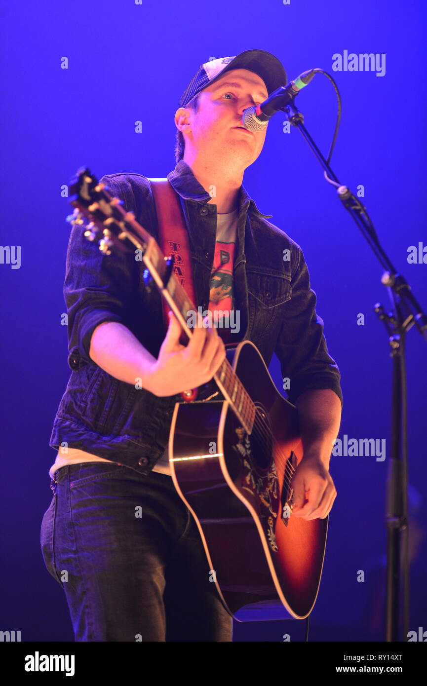 Glasgow, UK. 10 Mär, 2019. Travis Denning führt auf dem Land zu Land Musikfestival auf der Hydro-Arena in Glasgow. Credit: Colin Fisher/Alamy leben Nachrichten Stockfoto