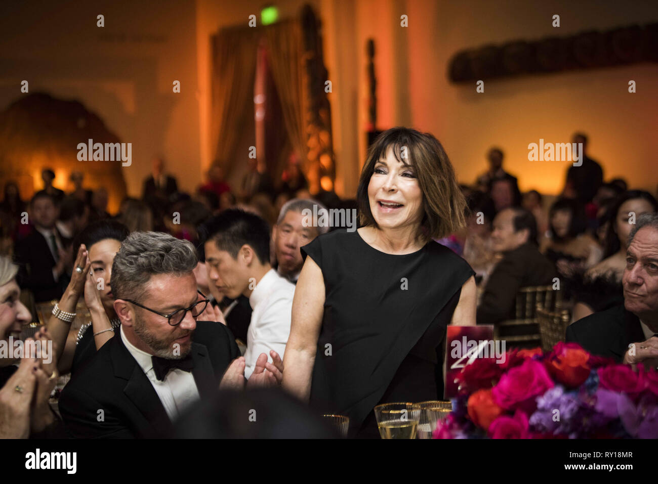 Santa Ana, CA, USA. 7 Mär, 2019. SCAD Präsident und Gründer Paula Wallace während Guo Pei Couture über Gala an der Bower Museum in Santa Ana, Kalifornien. Credit: Mark Samala/ZUMA Draht/Alamy leben Nachrichten Stockfoto