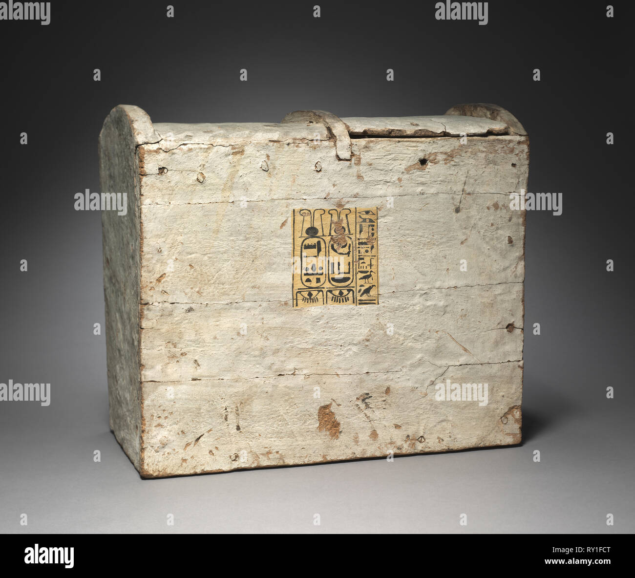 Shawabty Box von Bakenmut, 1000-900 v. Chr.. Ägypten, 3. Zwischenzeit, späte Dynastie 21 (1069-945 v. Chr.) oder frühen Dynastie 22 (945-715 v. Chr.). Gessoed und Sanddorn Holz gemalt; gesamt: 44,6 x 28 cm (17 9/16 x 11 in Stockfoto