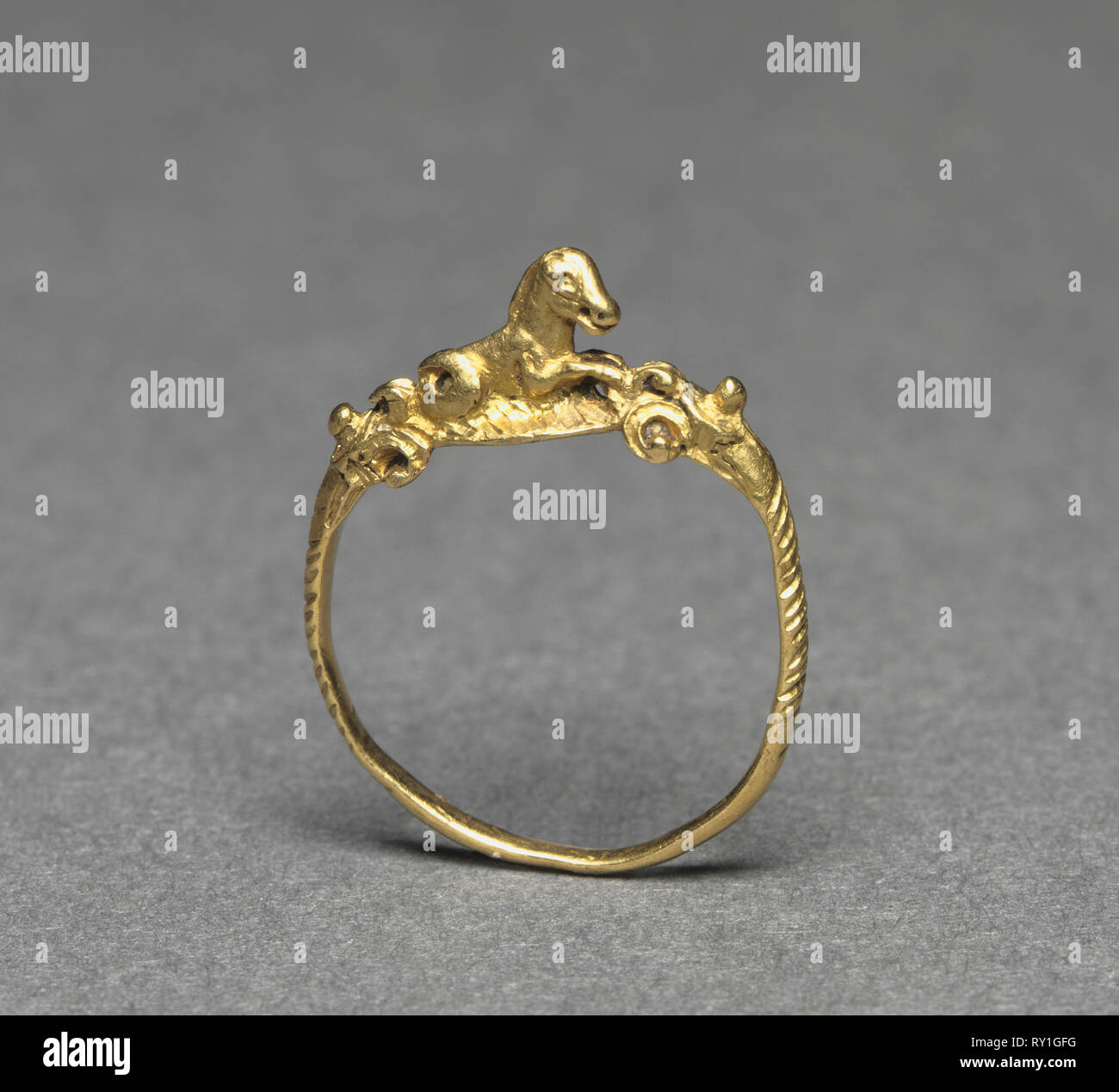 Ring, 100-200. Italien, Römisch, 2. Gold, Durchmesser: 2 cm (13/16-in Stockfoto