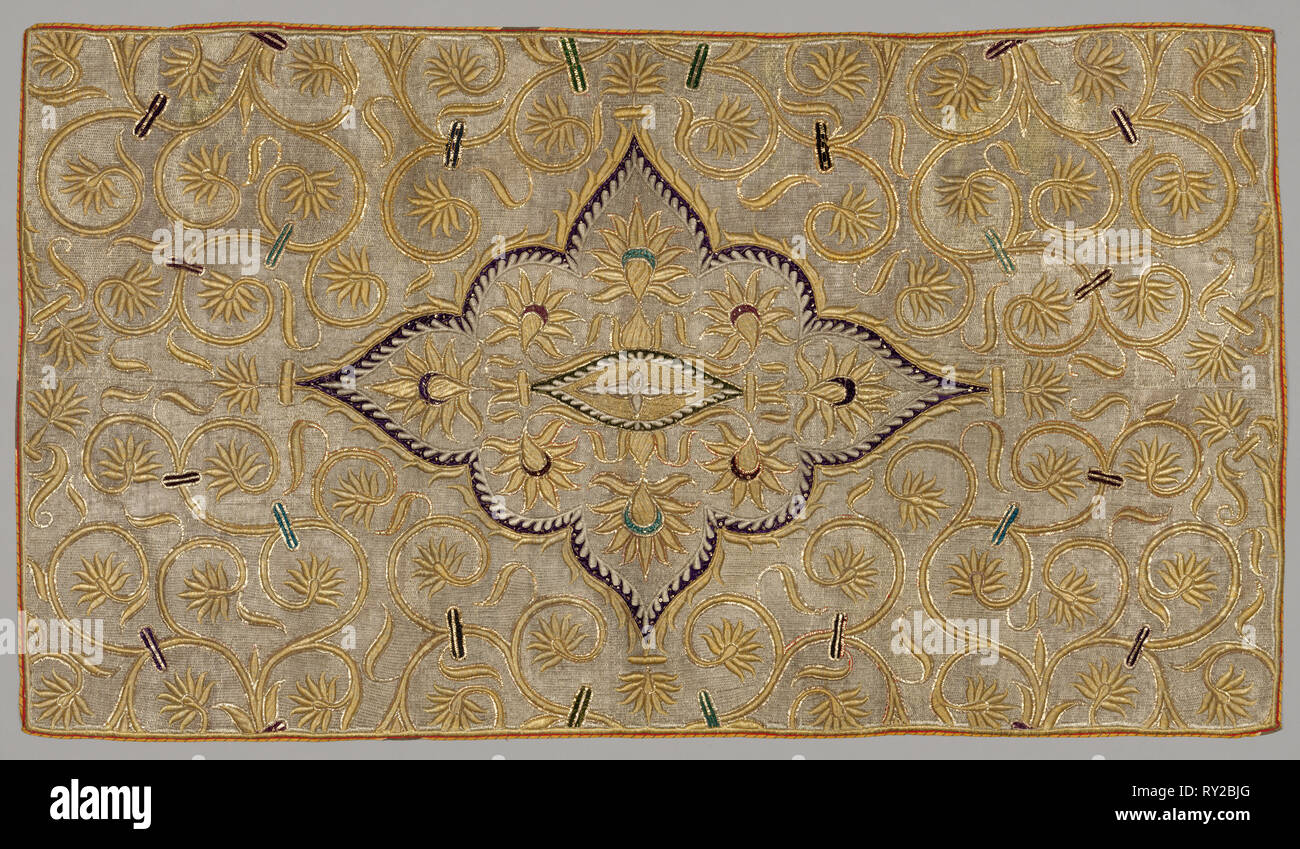 Bestickte Decken (?), 1700 - 1800. Indien, 18. bis 19. Jahrhundert. Stickereien, Seide und metallisierte Fäden; gesamt: 157,5 x 88,3 cm (62 x 34 3/4 in Stockfoto