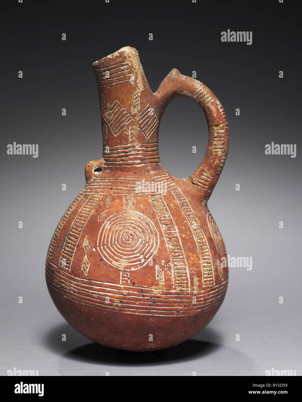 Krug, C. 2000-1800 v. Chr.. Zypern, von alambra oder Ayia Paraskeve, frühe Zyprischen III - Mitte zyprischen I. Rote Ware; Durchmesser: 10.4 cm (4 1/8 in.); Insgesamt: 16,5 cm (6 1/2 in. Stockfoto