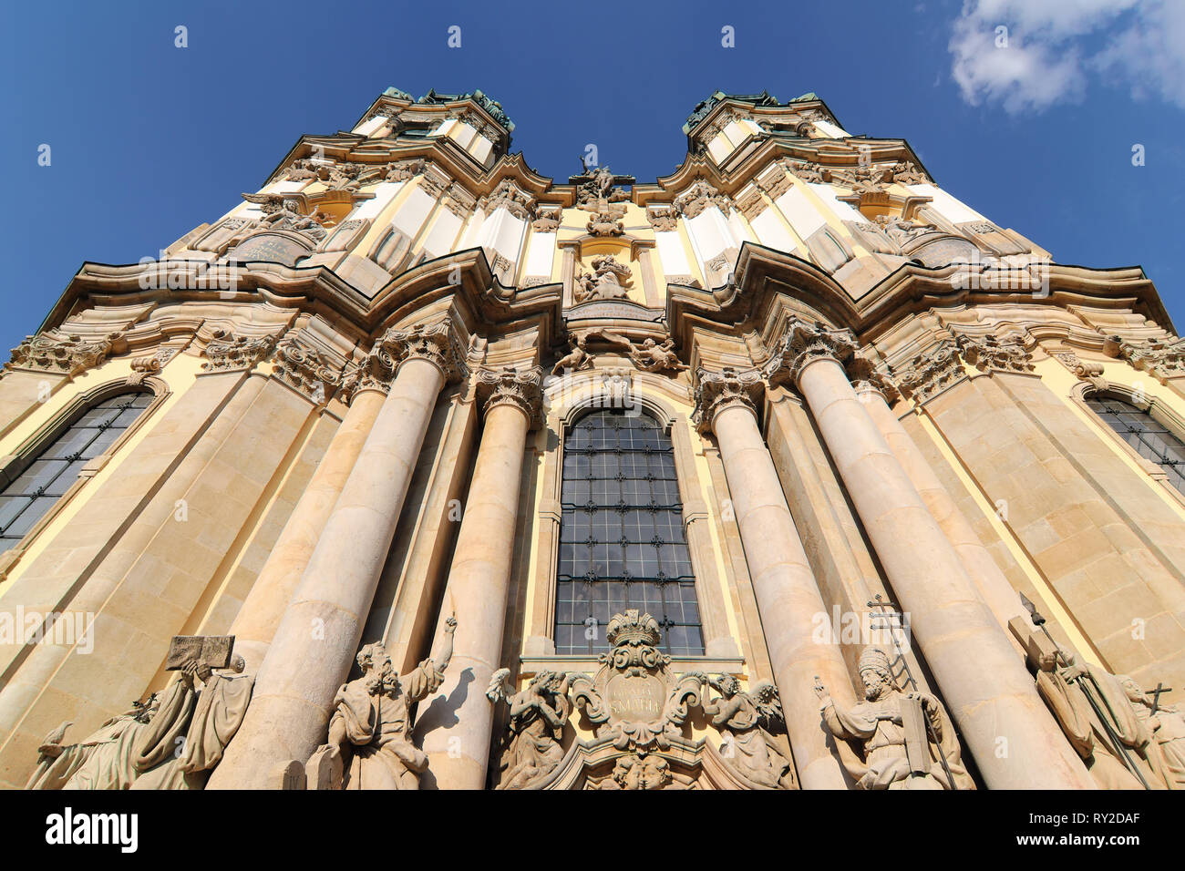 Basilika der Himmelfahrt der Jungfrau Maria in Krzeszów ist eine römisch-katholische Kirche und Kloster des Ordens des heiligen Benedikt in Krzeszów Stockfoto