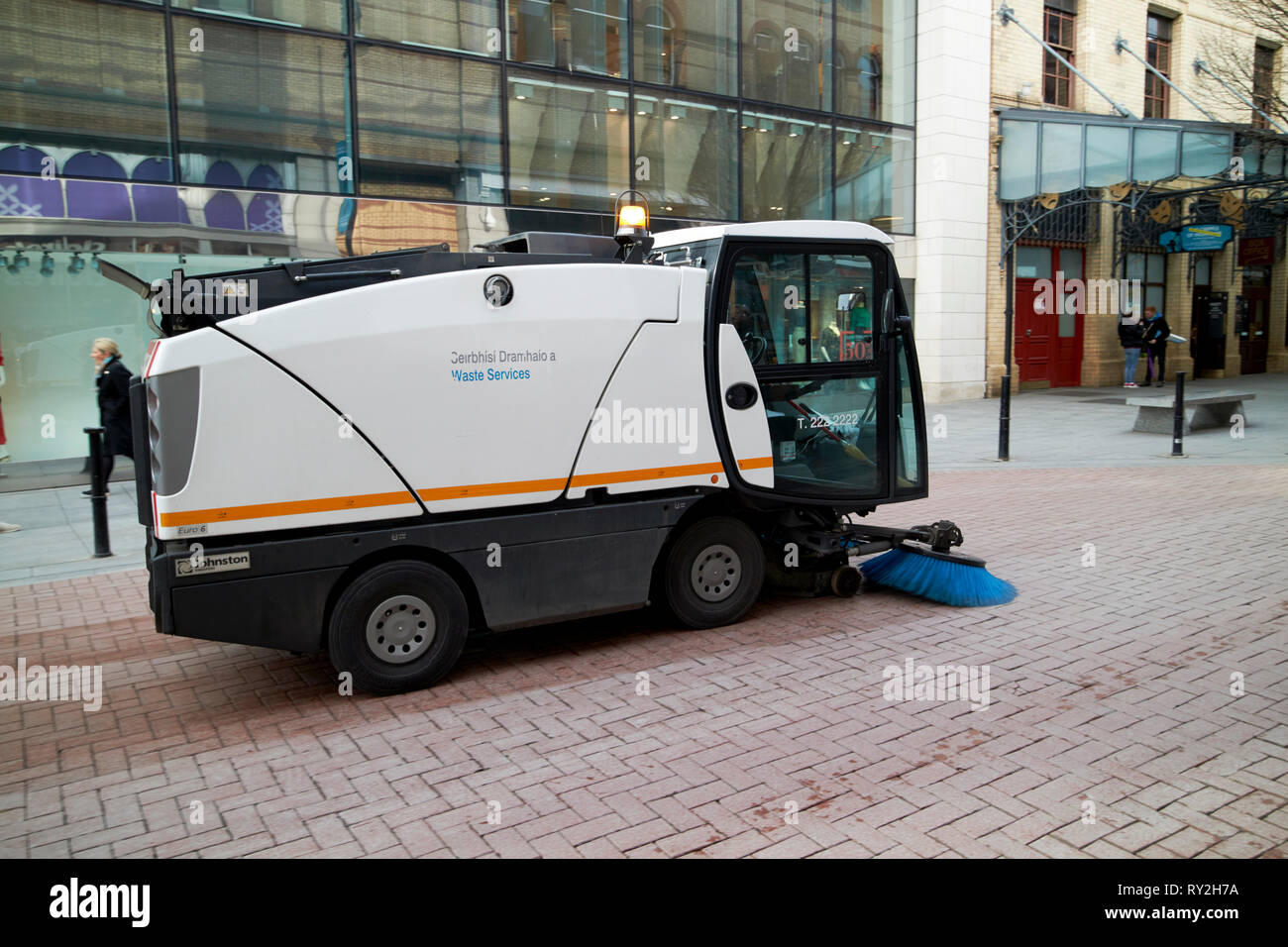 Dublin City Council Abfall Dienstleistungen Street Sweeper Reinigung Straßen Dublin Irland Europa Stockfoto