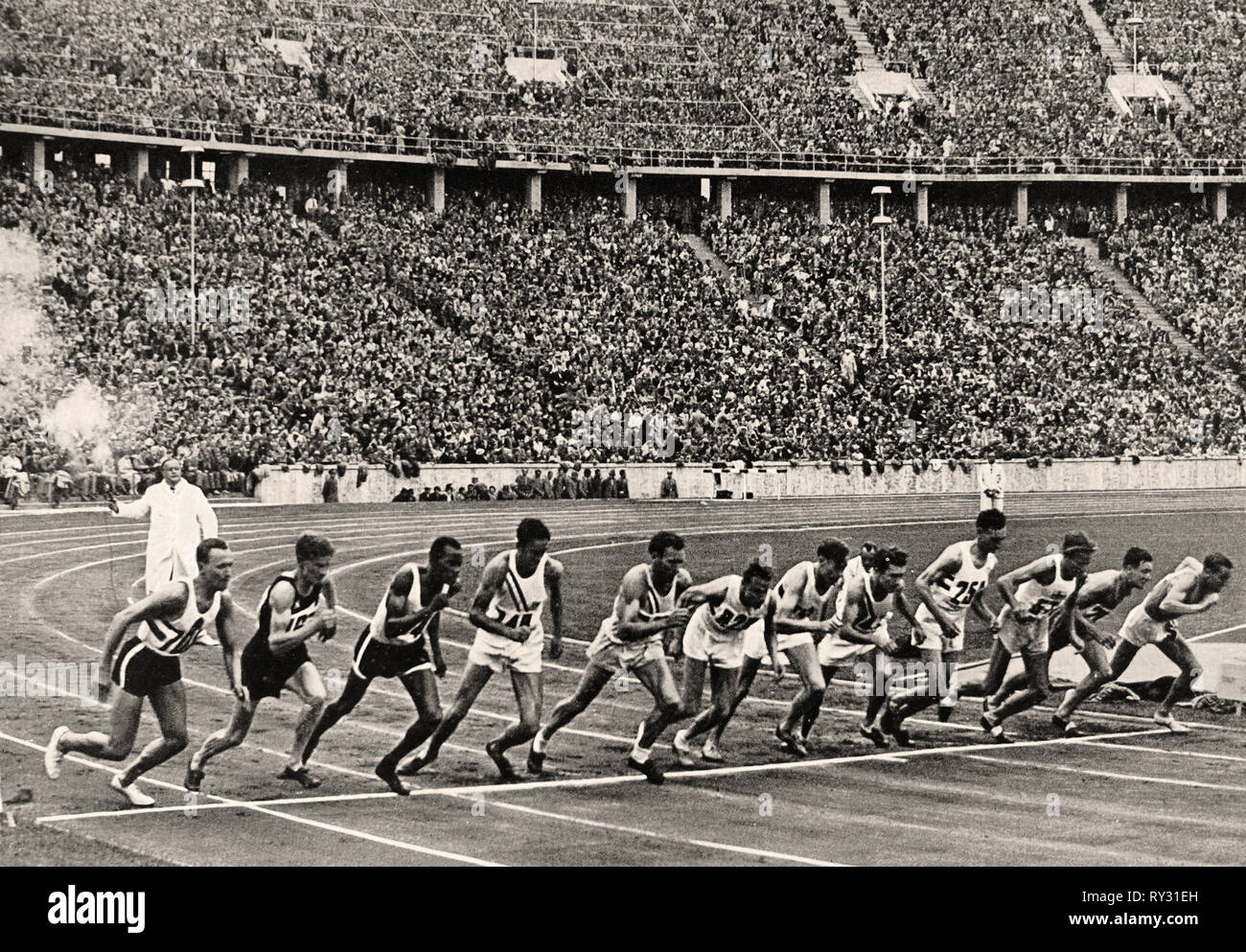 Olympischen Spielen 1936 Berlin - Start der 1500 Meter Rennen bei den Olympischen Spielen 1936 in Berlin die Gewinner Jack Lovelock Neuseeland ist 2. von links Stockfoto