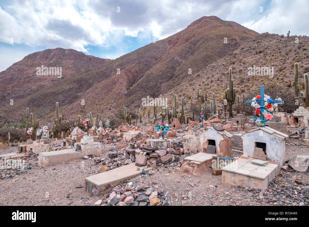 Argentinien, Provinz Jujuy, Quebrada de Humahuaca als Weltkulturerbe von der UNESCO, Colonia San Jose, Yacoraite Vulkan Stockfoto